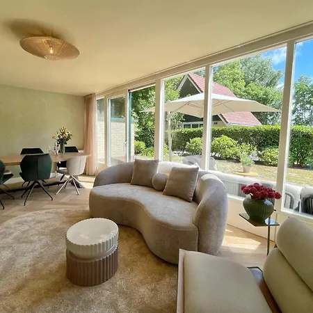بيت للعطل Cozy 6-guest Retreat With Fireplace *