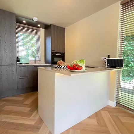 بيت للعطل Cozy 6-guest Retreat With Fireplace *