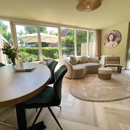 Cozy 6-guest Retreat With Fireplace بيت للعطل سينت مارتن