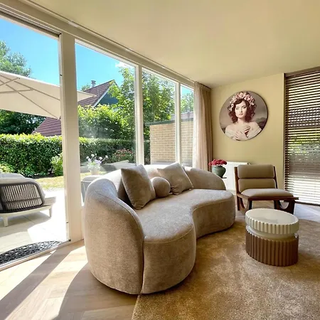 Cozy 6-guest Retreat With Fireplace بيت للعطل سينت مارتن