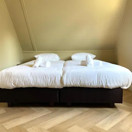 Cozy 6-guest Retreat With Fireplace بيت للعطل