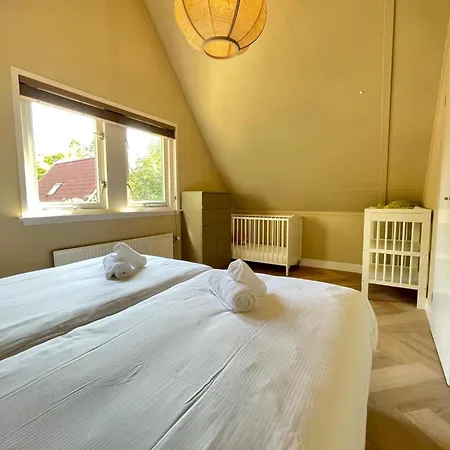 Cozy 6-guest Retreat With Fireplace بيت للعطل *