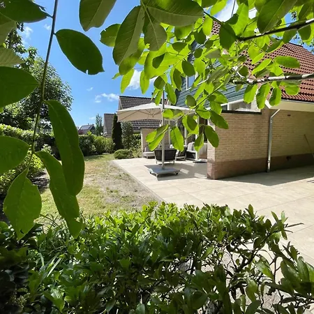 Cozy 6-guest Retreat With Fireplace بيت للعطل *